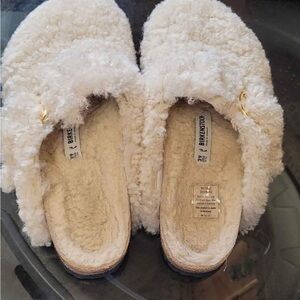 Birkenstock Cream Slippers Cozy Indoor Comfort size 8 new w/o box or tag as/is